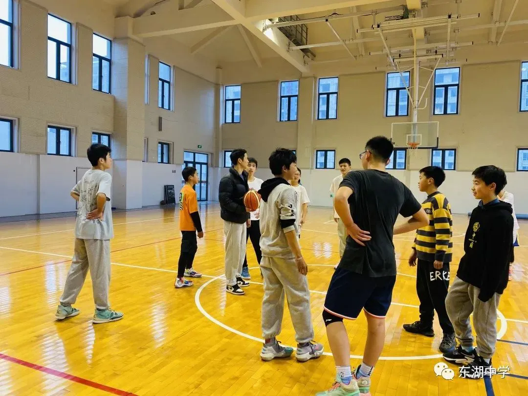 如何通过练习提升篮球罚球的速度和准确性?_0
